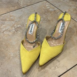 Vertundy Satin Pointed Toe  Diamond  Heels very Elegant  Shoe  size 40